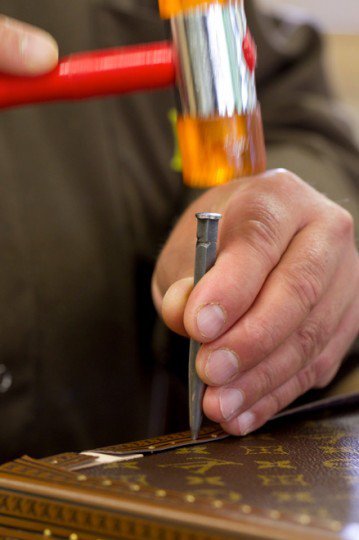 Így készült a VB trófea táskája - Divathírek -  - 2010, divat, Louis Vuitton, VB, 