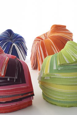 Réteges designfotel az ágy, asztal, tévé ajánlásával -  -  - 2010, ágy asztal tv, lakberendezés, papírfotel, 