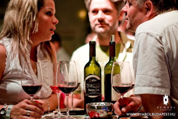 Bor- és Ínyenckrém kóstoló fesztivál -  -  - bor, Bor-és Ínyenckrém, Demeter Csaba, Gere Attila, Irsai Olivér, Symbol, 