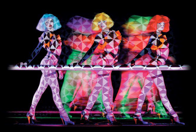 Nálunk is megőrült a párizsi ló -  -  - ++erotika, ++m%C5%B1v%C3%A9szet, +Crazy+Horse, meztelens%C3%A9g, 