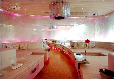 Ahol kötelező az ágyban enni - Utazás -  - Frankfurt, Mario Lohninger, Michelin-csillag, Sven Väth, 