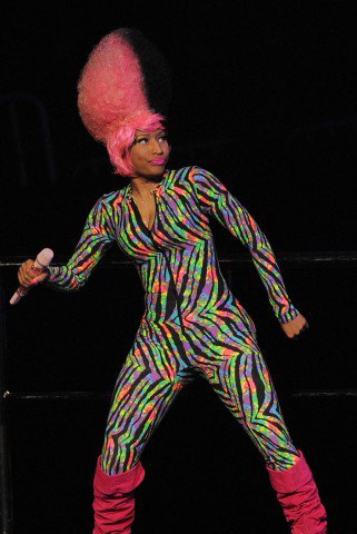 Neonparádé - Ez most komoly? -  -  - color blocking, LMFAO, neon, Nicky Minaj, Party Rock Anthem, 