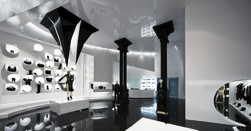 Capsula: az Andrássy új ékessége - Divathírek -  - ++Cesare+Paciotti, ++divat, ++Dolce+%26+Gabbana, ++Giorgio+Armani, ++Givenchy, ++Tom+Ford, ++Yves+Saint+Laurent, +Blumarine, Capsula+Multibrand+Store, 