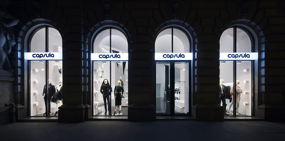 Capsula: az Andrássy új ékessége - Divathírek -  - ++Cesare+Paciotti, ++divat, ++Dolce+%26+Gabbana, ++Giorgio+Armani, ++Givenchy, ++Tom+Ford, ++Yves+Saint+Laurent, +Blumarine, Capsula+Multibrand+Store, 