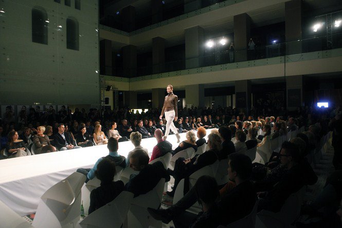 A Pinko exkluzív kollekciója - Divathírek -  - Absolut Vodka, földszínek, karácsonyi kollekció, kötött, műszőrme, Pinko,