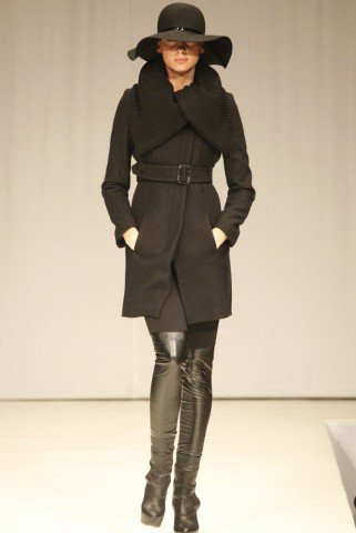 A Pinko exkluzív kollekciója - Divathírek -  - Absolut Vodka, földszínek, karácsonyi kollekció, kötött, műszőrme, Pinko,