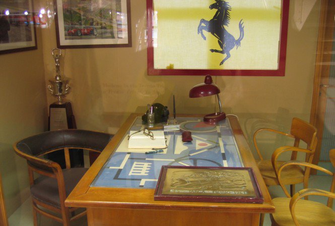 Vacsorázz Ferrari-ereklyék között - MOBILITY -  - Ferrari, 