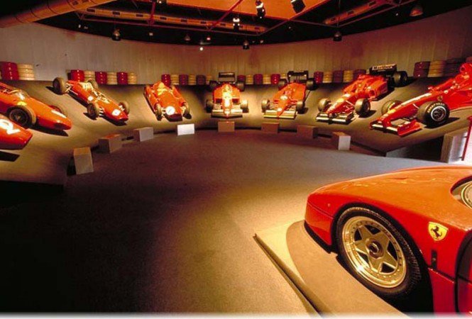 Vacsorázz Ferrari-ereklyék között - MOBILITY -  - Ferrari, 