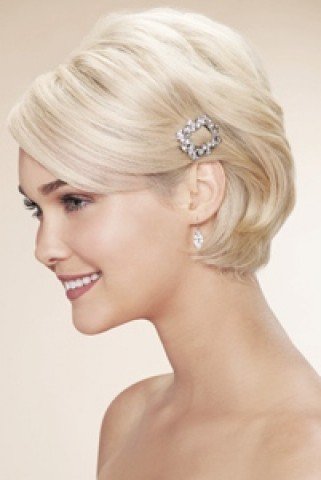 Toronyóra lánccal... -  -  - dísz, fátyol, frizura, haj, Menyasszonyi, rövid, virág,