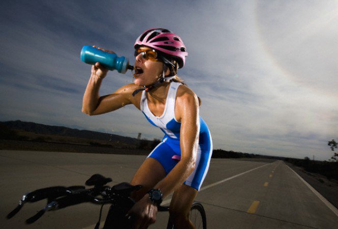 Az izotóniás oldat nem csak az élsportolók itala -  -  - edzés, folyadékpótlás, izotóniás ital, 