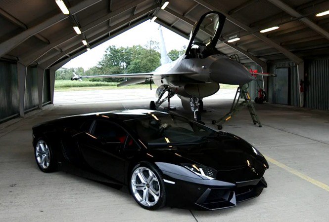 Lamborghini az F16-os vadászgép ellen: megunhatatlan! - Autó & Motor -  - sportaut%C3%B3++Lamborghini++gyorsul%C3%A1s++sebess%C3%A9g++F16++vad%C3%A1szrep%C3%BCl%C5%91++verseny,