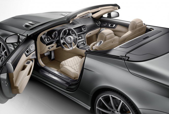 Az egyetlen hely, hol férfiember sírva fakad. - Autó & Motor -  - teljes%C3%ADtm%C3%A9ny++l%C3%B3er%C5%91++gyorsul%C3%A1s++Mercedes-Benz++sportkup%C3%A9++AMG++sebess%C3%A9g,