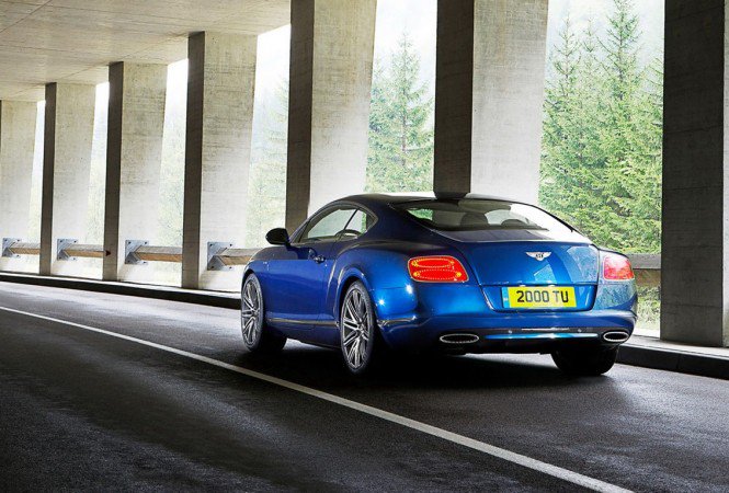 Megszületett a leggyorsabb szériagyártású Bentley - Autó & Motor -  - luxusaut%C3%B3++teljes%C3%ADtm%C3%A9ny++l%C3%B3er%C5%91++Bentley,