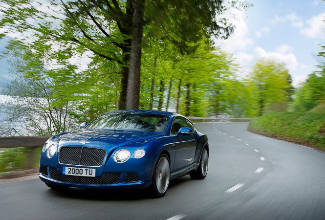 Megszületett a leggyorsabb szériagyártású Bentley - Autó & Motor -  - luxusaut%C3%B3++teljes%C3%ADtm%C3%A9ny++l%C3%B3er%C5%91++Bentley,