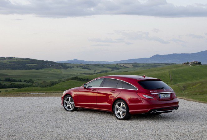 Megérkezett a Mercedes-Benz CLS kombi - Videó - Autó & Motor -  - luxusaut%C3%B3++teljes%C3%ADtm%C3%A9ny++l%C3%B3er%C5%91++csal%C3%A1di+aut%C3%B3++kombi++Mercedes-Benz++motorpaletta, 