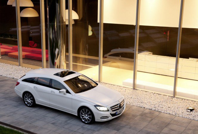 Megérkezett a Mercedes-Benz CLS kombi - Videó - Autó & Motor -  - luxusaut%C3%B3++teljes%C3%ADtm%C3%A9ny++l%C3%B3er%C5%91++csal%C3%A1di+aut%C3%B3++kombi++Mercedes-Benz++motorpaletta, 