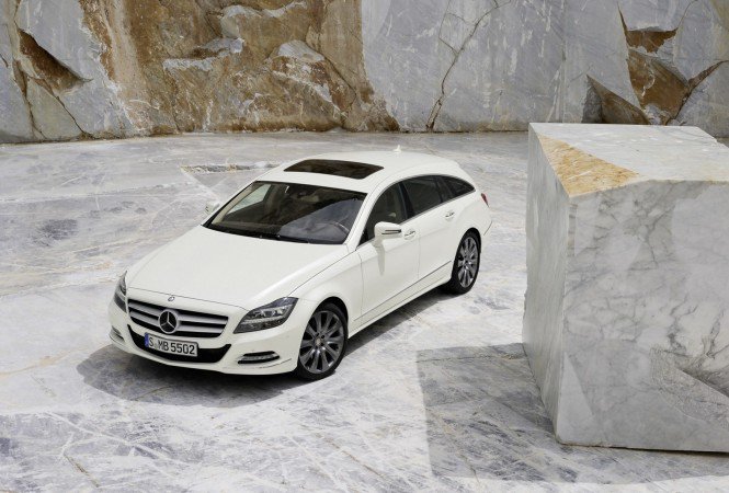 Megérkezett a Mercedes-Benz CLS kombi - Videó - Autó & Motor -  - luxusaut%C3%B3++teljes%C3%ADtm%C3%A9ny++l%C3%B3er%C5%91++csal%C3%A1di+aut%C3%B3++kombi++Mercedes-Benz++motorpaletta, 