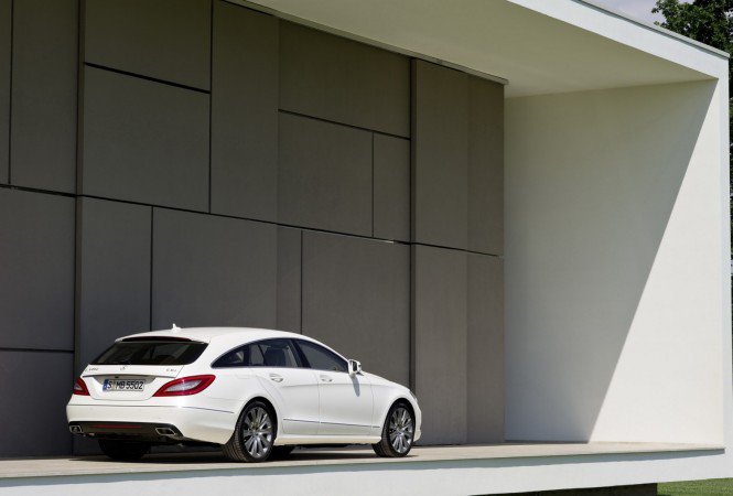 Megérkezett a Mercedes-Benz CLS kombi - Videó - Autó & Motor -  - luxusaut%C3%B3++teljes%C3%ADtm%C3%A9ny++l%C3%B3er%C5%91++csal%C3%A1di+aut%C3%B3++kombi++Mercedes-Benz++motorpaletta, 