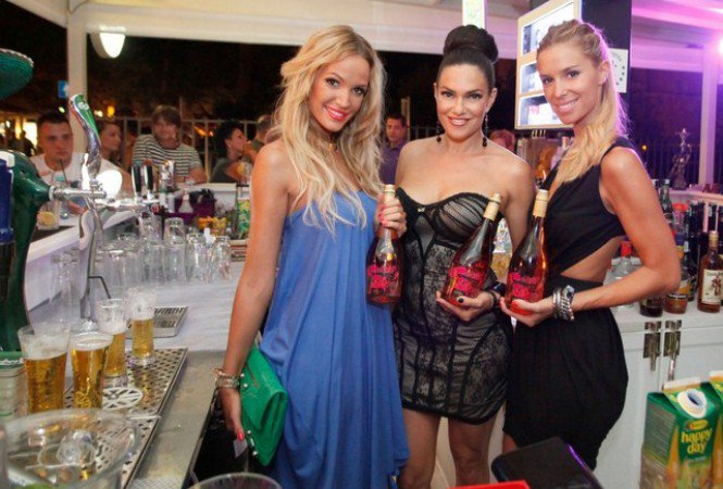 Siófokon is felvonult a Sugarbird - Divathírek -  - ++++Covergirls, +++Balaton, ++divatbemutat%C3%B3, +Si%C3%B3fok, Sugarbird, 