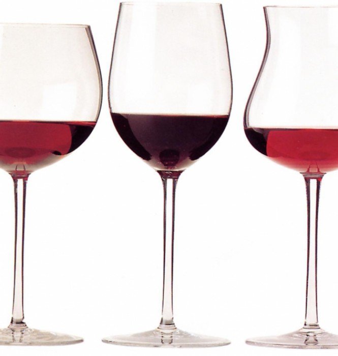 Három ok a másnaposságra -  -  - +++bor, ++m%C3%A1snaposs%C3%A1g, +p%C3%A1linka, s%C3%B6r, 