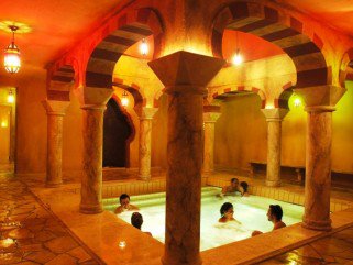 A kihagyhatatlan vízipipaszeánsz - Mindent egymásért -  - ++++Egerszal%C3%B3k, +++Shiraz+Hotel, ++utaz%C3%A1s, +szabadid%C5%91s+program, belf%C3%B6ldi+h%C3%A9tv%C3%A9ge, 