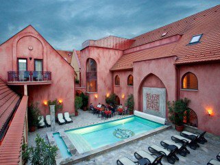 A kihagyhatatlan vízipipaszeánsz - Mindent egymásért -  - ++++Egerszal%C3%B3k, +++Shiraz+Hotel, ++utaz%C3%A1s, +szabadid%C5%91s+program, belf%C3%B6ldi+h%C3%A9tv%C3%A9ge, 