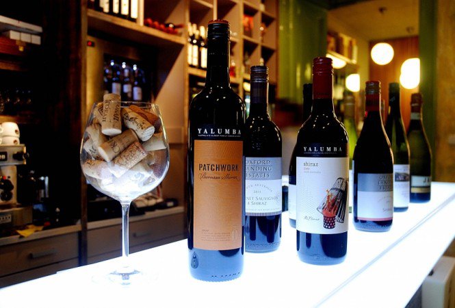 Hol pezseg az élet Pesten? -  -  - ++SzalonSpicc, +borb%C3%A1r, Buda, 