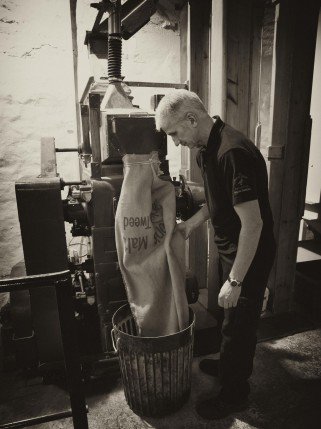 8759 ellenőrzési ponton ment át -  -  - ++Famous+Grouse, +Neil+Cameron, Sk%C3%B3cia, 