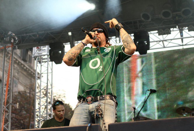 Tízezrek tüntettek a Zöld Pardonért -  -  - demonstráció, nagy feró, pál utcai fiúk, quimby, tüntetés, zöld pardon, zöldpardon bezárás, zp, zp bezárás, 