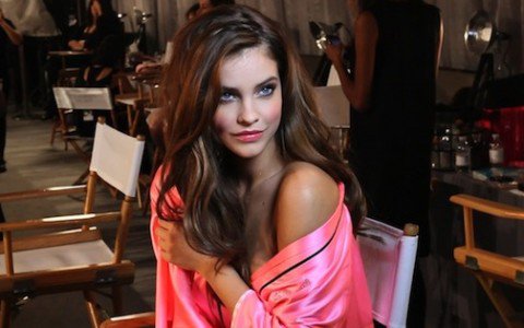 Embertelen fenekek a Victoria's Secret bemutatón -  -  - divatbemutató, fehérnemű, Palvin Barbara, Rihanna, szexi fenék, victorias secret fashion show 2012,