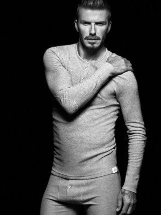 David Beckham bajusszal is szexi - Divathírek -  - david beckham, David Beckham h%26m, fehérnemű, felsőtest, H%26M, szálkás felsőtest, szexis izmok,