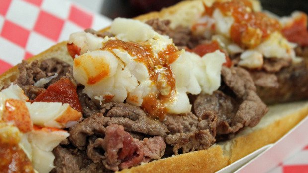 Ez a hot-dog huszonkétezer forintba kerül! -  -  - büfé, Dragon-dog, gyorsétterem, hot-hog, Kanada, kanadaihot-dog, new york hot dog, 