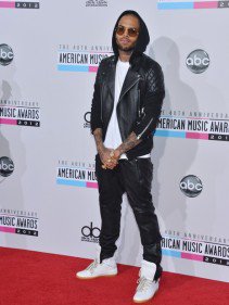 A visszatérések és leszorított mellek éjszakája -  -  - AMA ruhák, American Music Awards, chris brown, christina aguilera, díjátadó zene, Nicki Minaj, outfit, vörös szőnyeg,