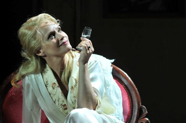 Egy nyári éj mosolya -  -  - Egy nyári éj mosolya, Hugh Wheeler, Stephen Sondheim, színház, 