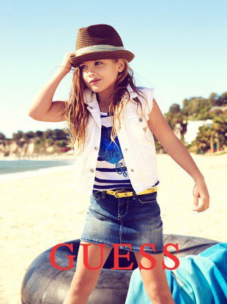 Romeo Beckham apja nyomdokaiba lép - Divathírek -  - Beckham házaspár, burberry, David Beckham, Romeo Beckham, Victoria Beckham divat, 