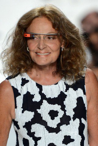 Mi az a Google szemüveg? -  -  - Diane von Furstenberg, Google Glass, Google szemüveg, New York Fashion Week, New York-i Divat Hét, Sarah Jessica Parker,