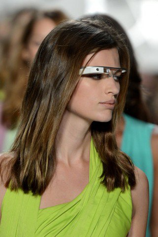 Mi az a Google szemüveg? -  -  - Diane von Furstenberg, Google Glass, Google szemüveg, New York Fashion Week, New York-i Divat Hét, Sarah Jessica Parker,