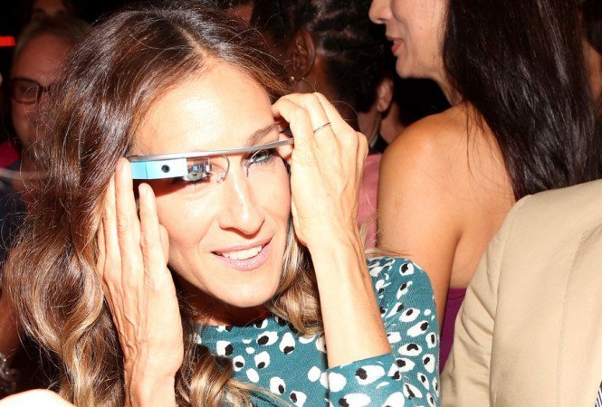 Mi az a Google szemüveg? -  -  - Diane von Furstenberg, Google Glass, Google szemüveg, New York Fashion Week, New York-i Divat Hét, Sarah Jessica Parker,