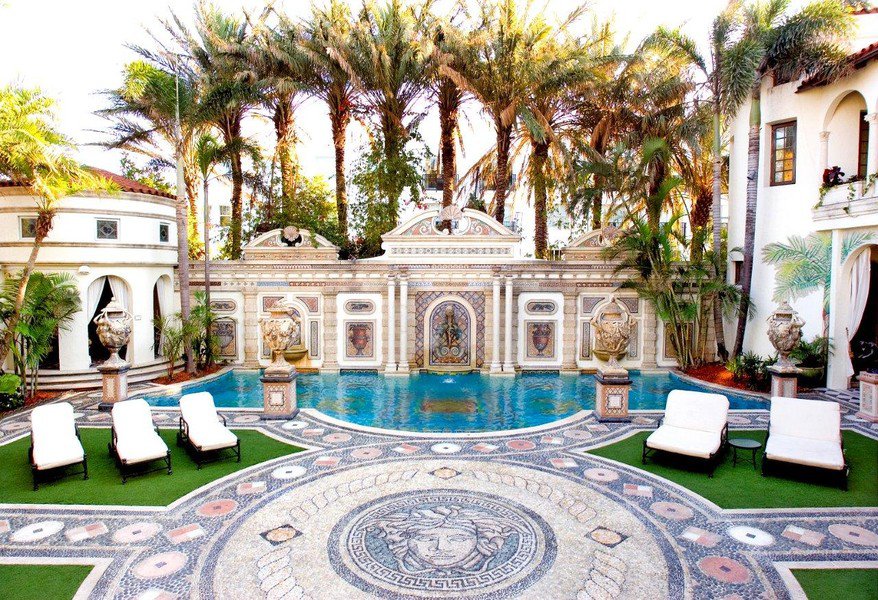 Százmillió dollárért eladó a Versace-villa -  -  - Gianni Versace, Versace-villa,