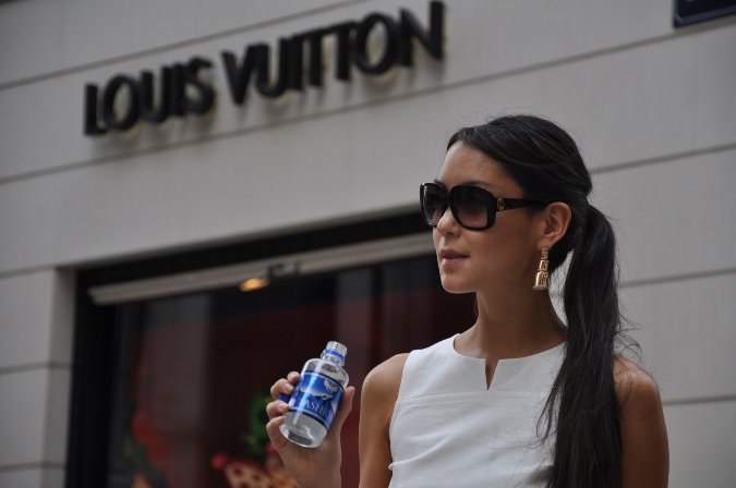 Mit isznak a milliomosnők? - MOBILITY -  - evian, fashion water, hermes, 