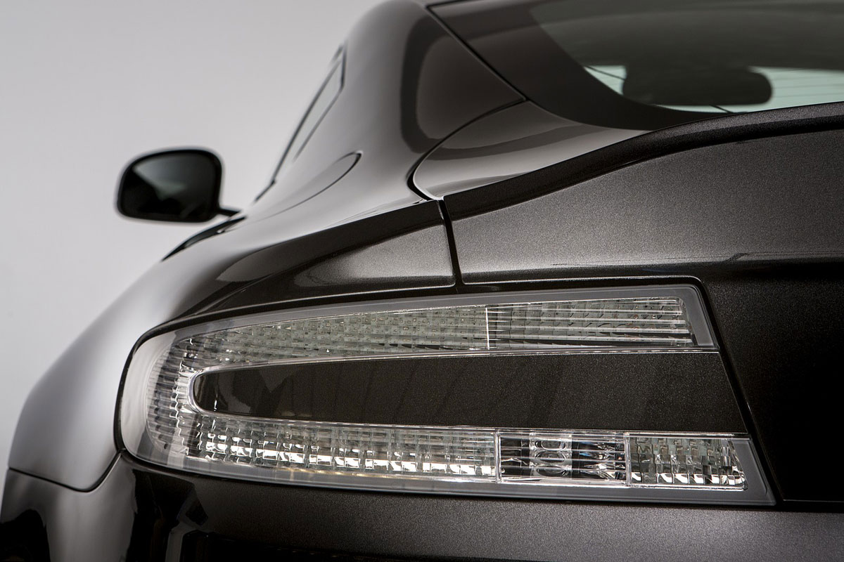 Aston Martin V8 Special Edition - Autó & Motor -  - Aston Martin,