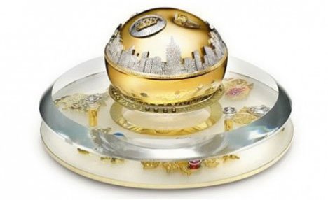 200 millióba kerül a világ legdrágább parfümös üvege -  -  - arany, drágakő, legdrágább, luxus, parfüm, 