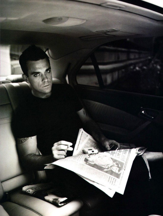 Robbie Williams is belép a divattervezők körébe - Divathírek -  - divat, férfi, Robbie Williams, 