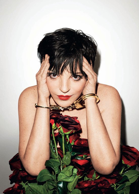 Megjelentek Lisa Minelli provokatív modellképei - Divathírek -  - divat, fotosorozat, képek, Lisa Minelli, Love magazin, modell,