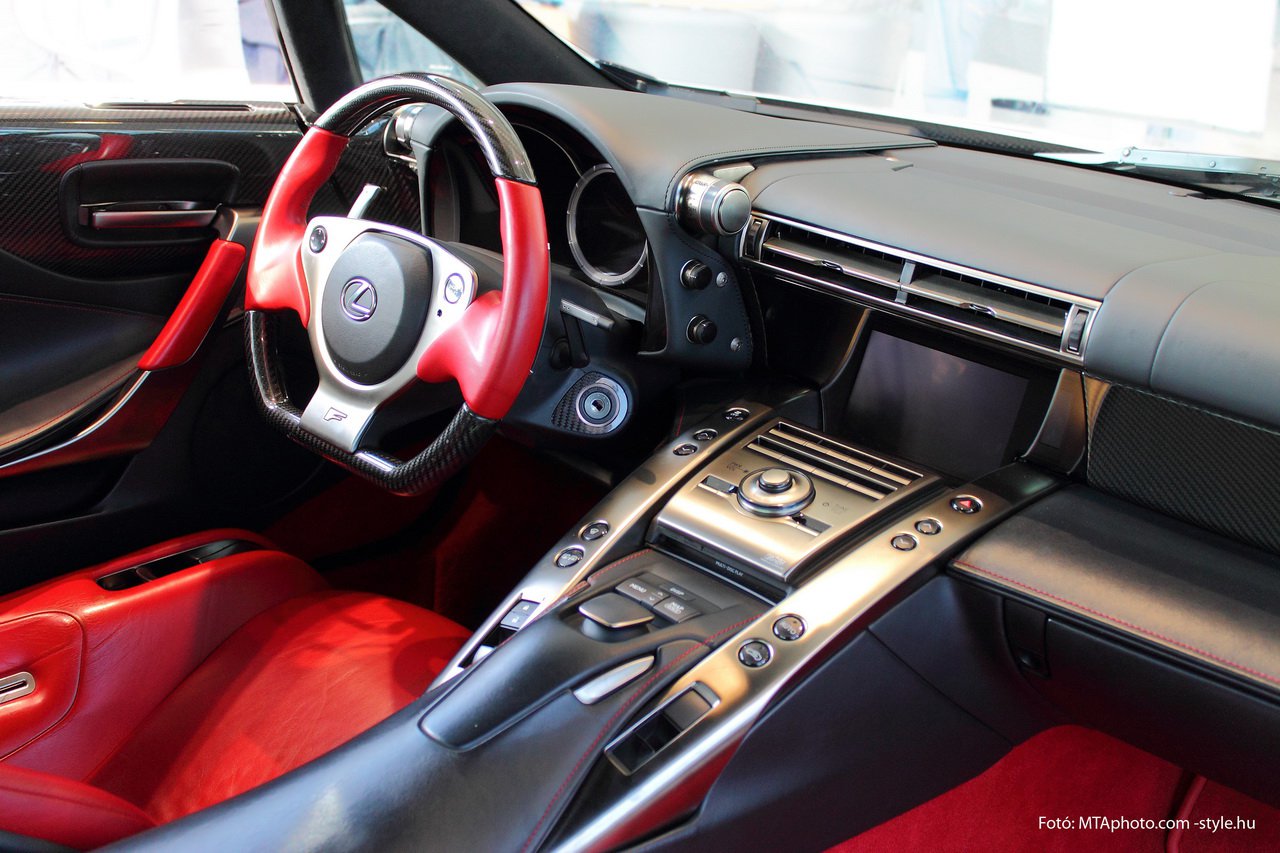 Először Magyarországon a luxus versenyautó - Autó & Motor -  - Lexus, Lexus LFA, sportautó, Top Gear, 