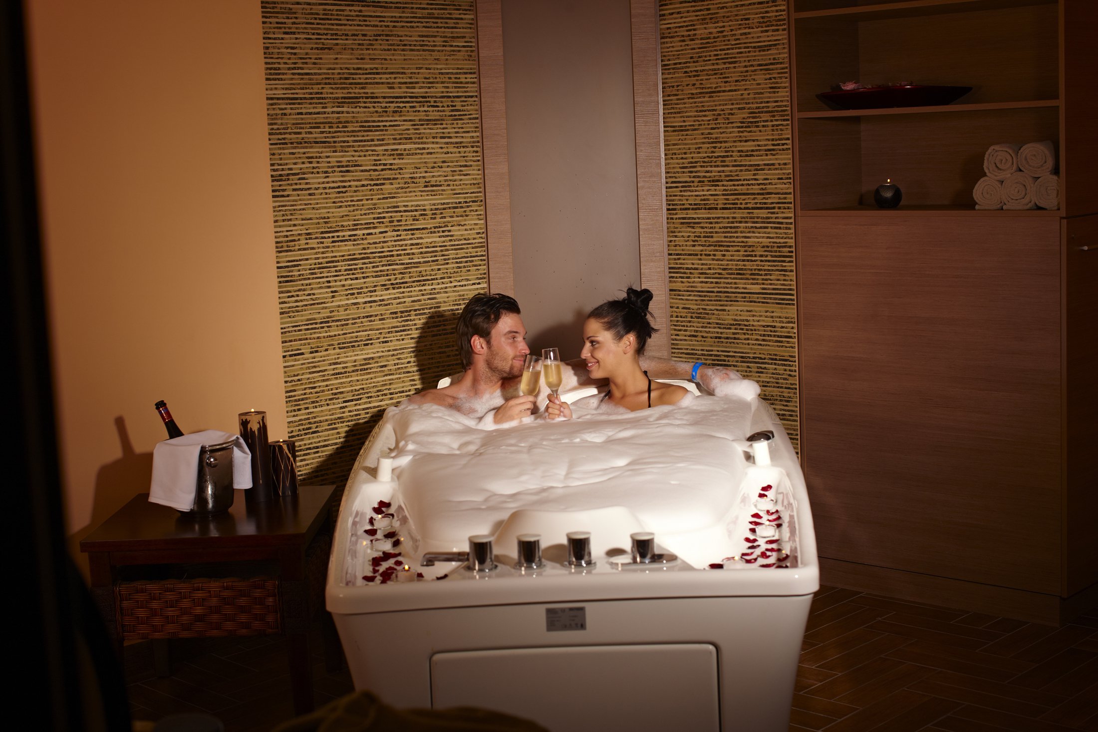 Az örök nyár és az örök élmények birodalma - Apa mappa -  - aquaworld budapest, ramada,