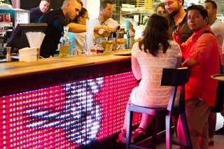 Japán robotok az oroszlánok lábainál - STYLELIFE -  - étterem, japán konyha, szusi, tokio, 