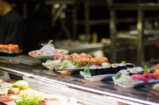 Japán robotok az oroszlánok lábainál - STYLELIFE -  - étterem, japán konyha, szusi, tokio, 