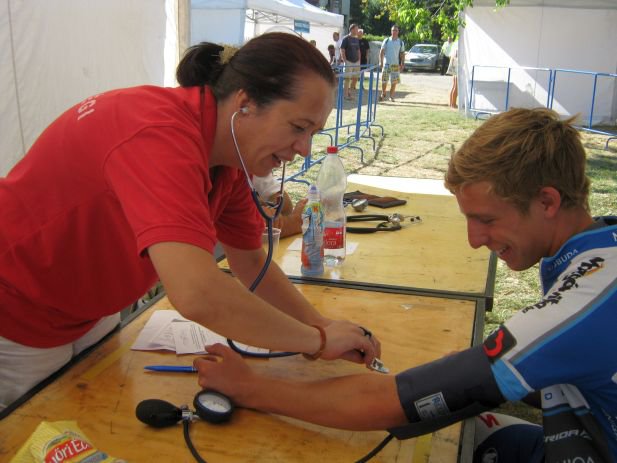 Egy órán belül úszta át a győztes kétszer a Balatont - Kikapcsoló -  - balaton, balaton átúszás, 
