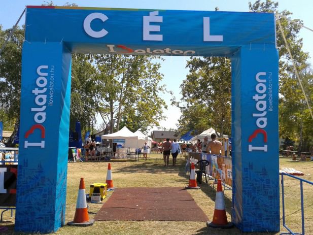 Egy órán belül úszta át a győztes kétszer a Balatont - Kikapcsoló -  - balaton, balaton átúszás, 